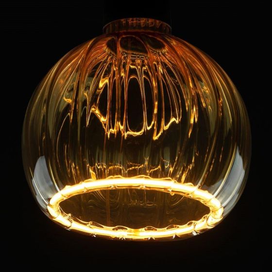 Segula LED floating globe 150 straight golden