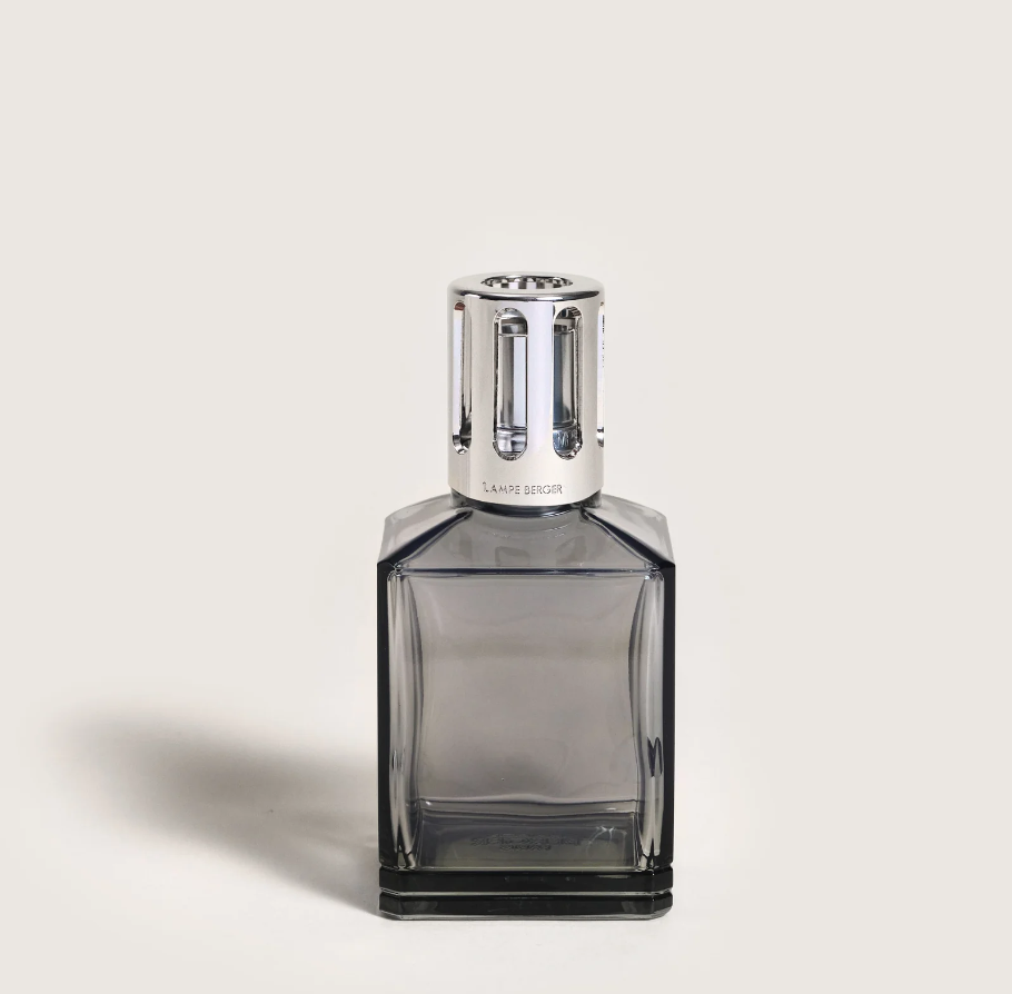 Maison berger carree grise