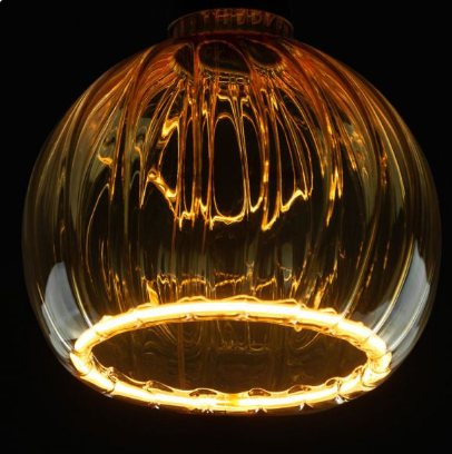 Segula LED floating globe 125 straight golden